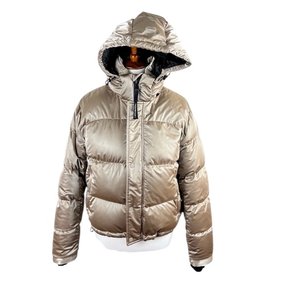 Aritzia The Super Puff™ Shorty - Satin Flex Modern Taupe Medium Mocha Cream - Picture 1 of 15